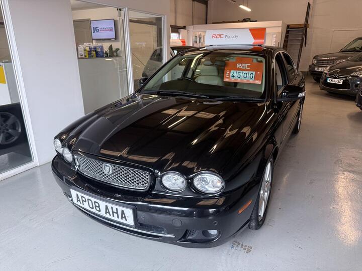 Jaguar X-Type 2.2D DPF SE 4dr Jaguar X-Type 2.2D DPF SE 4dr