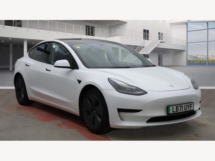 Tesla Model 3 Standard Range Plus Auto RWD 4dr