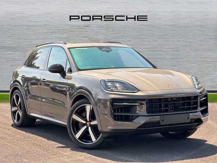Porsche Cayenne 3.0 V6 E-Hybrid 25.9kWh Black Edition TiptronicS 4WD Euro 6 (s/s) 5dr