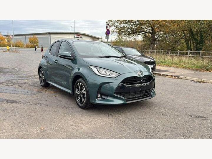 Toyota Yaris 1.5 VVT-h Design E-CVT Euro 6 (s/s) 5dr