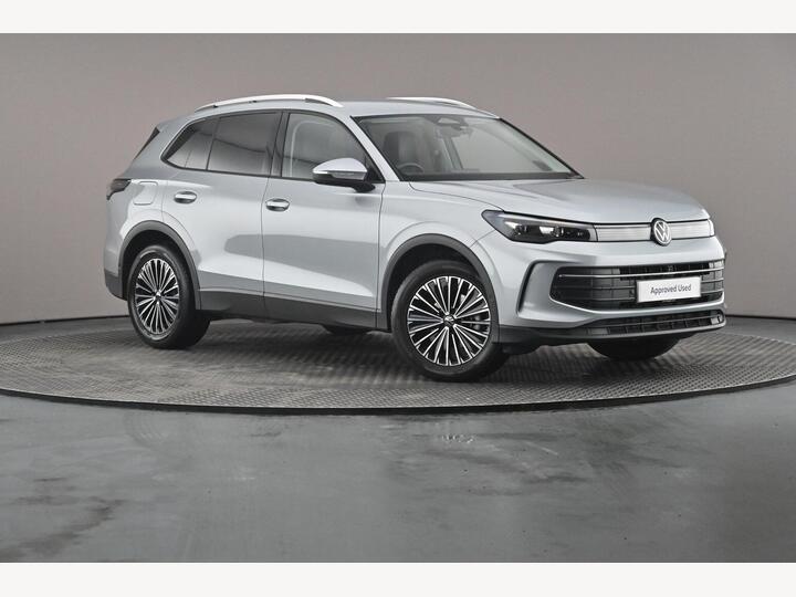 Volkswagen Tiguan 1.5 ETSI MHEV Match DSG Euro 6 (s/s) 5dr Volkswagen Tiguan 1.5 ETSI MHEV Match DSG Euro 6 (s/s) 5dr