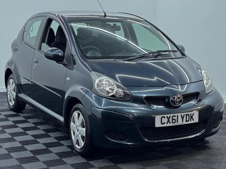 Toyota AYGO 1.0 VVT-i Ice Euro 5 5dr