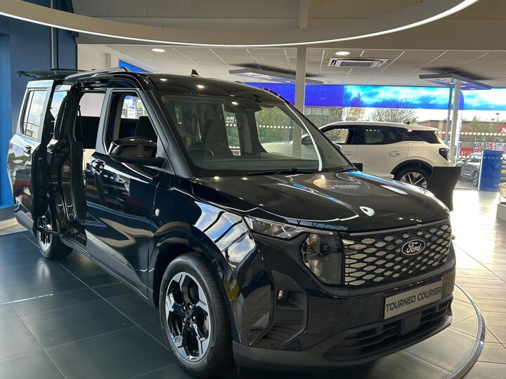 Ford E-Tourneo Courier 43kWh Titanium Auto 5dr