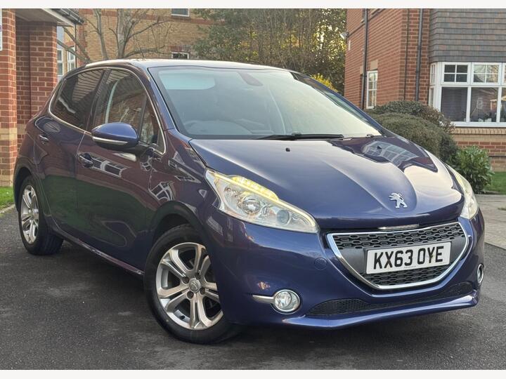 Peugeot 208 1.2 VTi Allure Euro 5 5dr