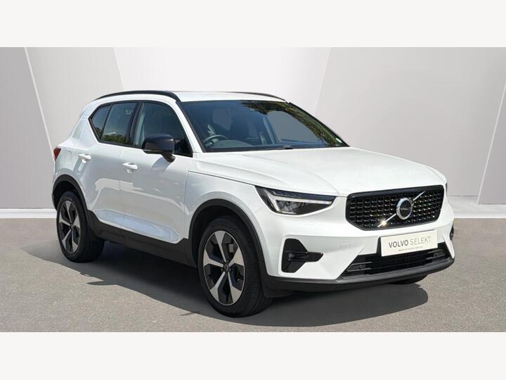 Volvo XC40 2.0 B3 MHEV Plus Dark DCT Auto Euro 6 (s/s) 5dr