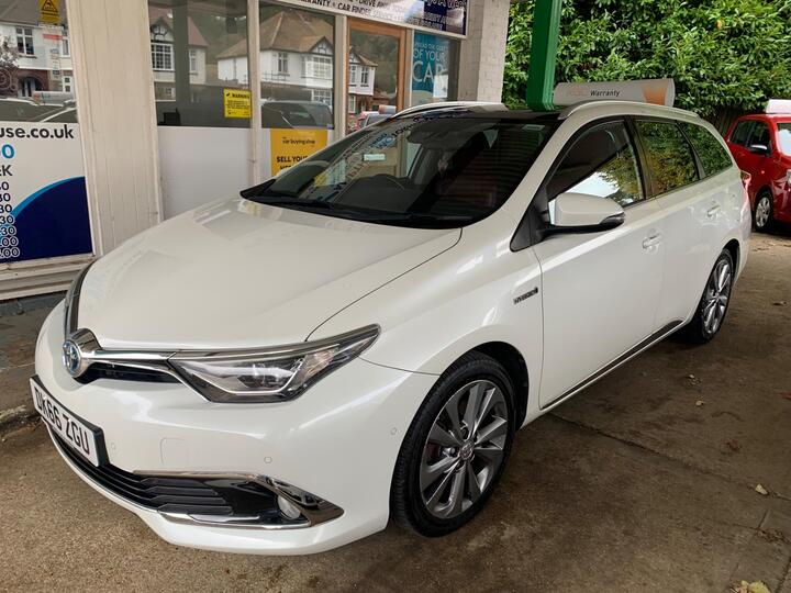 Toyota Auris 1.8 VVT-h Excel Touring Sports CVT Euro 6 (s/s) 5dr (Safety Sense) Toyota Auris 1.8 VVT-h Excel Touring Sports CVT Euro 6 (s/s) 5dr (Safety Sense)