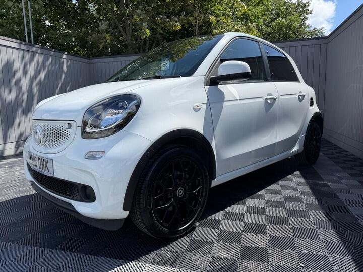 Smart FORFOUR 0.9T Edition White Euro 6 (s/s) 5dr Smart FORFOUR 0.9T Edition White Euro 6 (s/s) 5dr