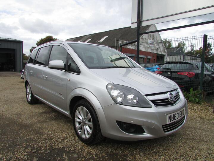 Vauxhall Zafira 1.6 16V Design Euro 5 5dr (SNav) Vauxhall Zafira 1.6 16V Design Euro 5 5dr (SNav)