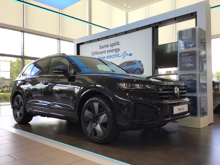 Volkswagen Touareg 3.0 TDI V6 Black Edition Tiptronic 4Motion Euro 6 (s/s) 5dr