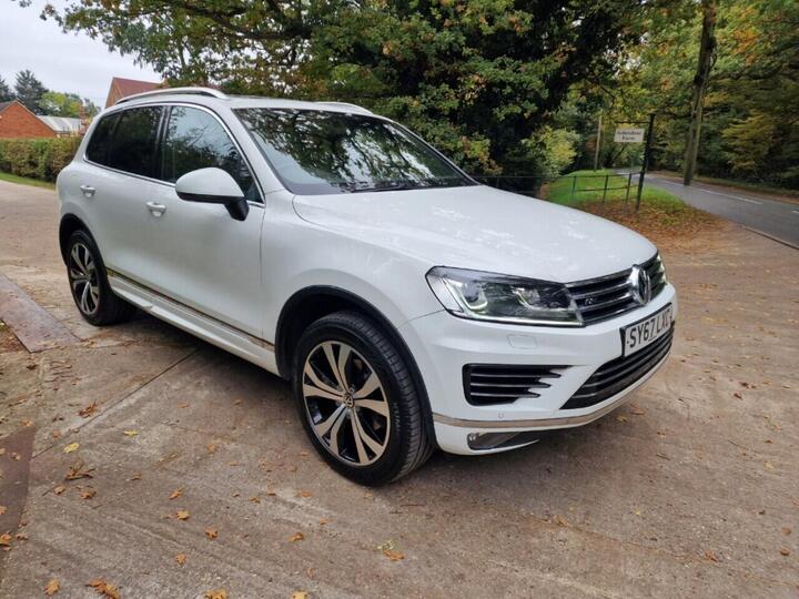 Volkswagen TOUAREG 3.0 TDI V6 R-Line Tiptronic 4WD Euro 6 (s/s) 5dr Volkswagen TOUAREG 3.0 TDI V6 R-Line Tiptronic 4WD Euro 6 (s/s) 5dr