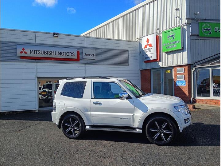 Mitsubishi Shogun 3.2 DI-DC Barbarian Auto 4WD Euro 6 3dr SWB