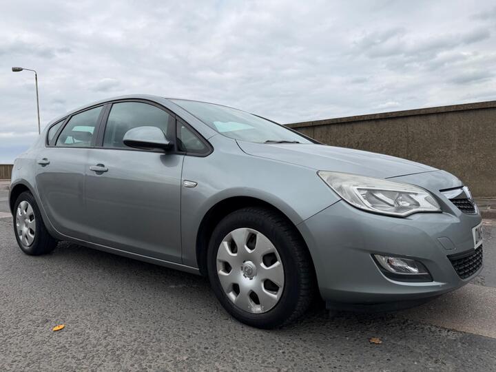 Vauxhall Astra 1.6 16v Exclusiv Auto Euro 5 5dr