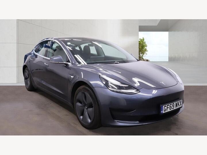 Tesla Model 3 Standard Range Plus Auto RWD 4dr