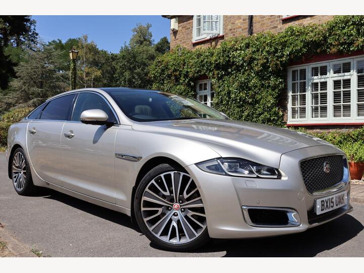 Jaguar XJ 3.0d V6 Autobiography Auto Euro 6 (s/s) 4dr (LWB)
