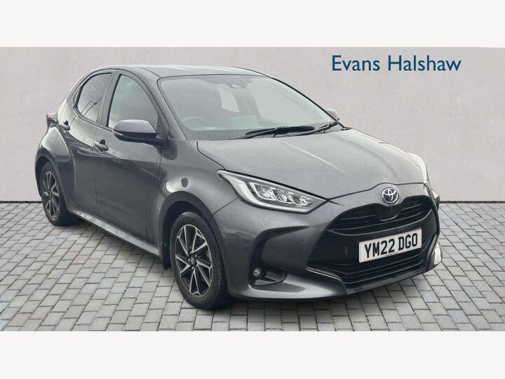 Toyota Yaris 1.5 VVT-h Design E-CVT Euro 6 (s/s) 5dr Toyota Yaris 1.5 VVT-h Design E-CVT Euro 6 (s/s) 5dr