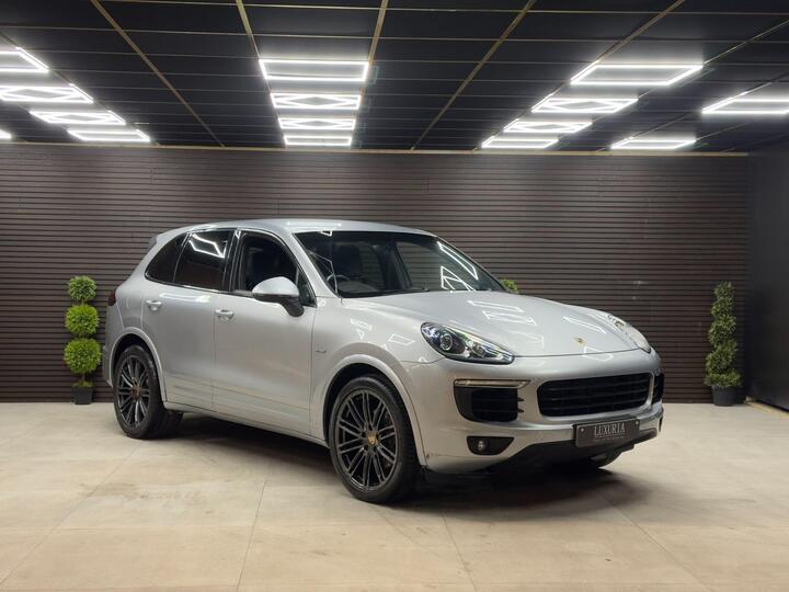 Porsche Cayenne 3.0 TD V6 Platinum Edition TiptronicS 4WD Euro 6 (s/s) 5dr Porsche Cayenne 3.0 TD V6 Platinum Edition TiptronicS 4WD Euro 6 (s/s) 5dr