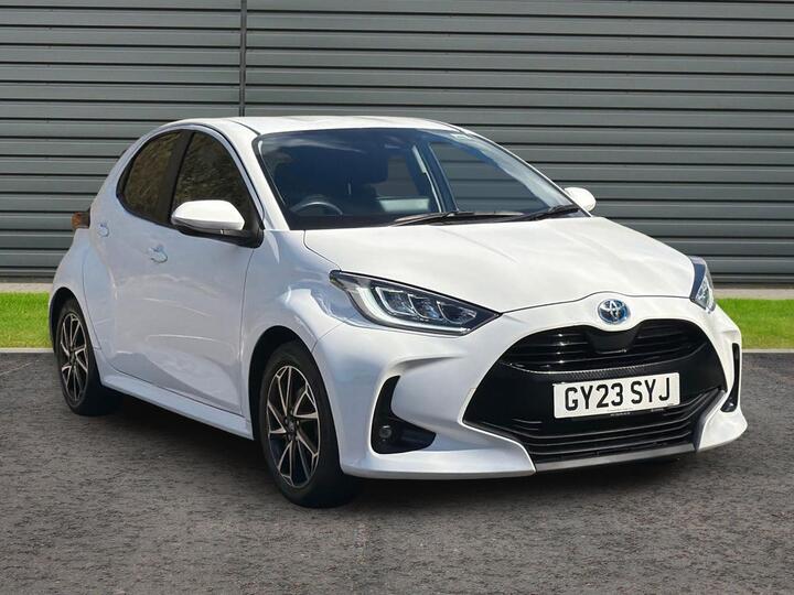 Toyota Yaris 1.5 VVT-h Design E-CVT Euro 6 (s/s) 5dr