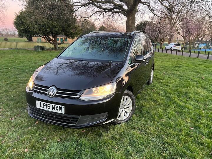 Volkswagen Sharan 2.0 TDI BlueMotion Tech SE Nav DSG Euro 6 (s/s) 5dr Volkswagen Sharan 2.0 TDI BlueMotion Tech SE Nav DSG Euro 6 (s/s) 5dr