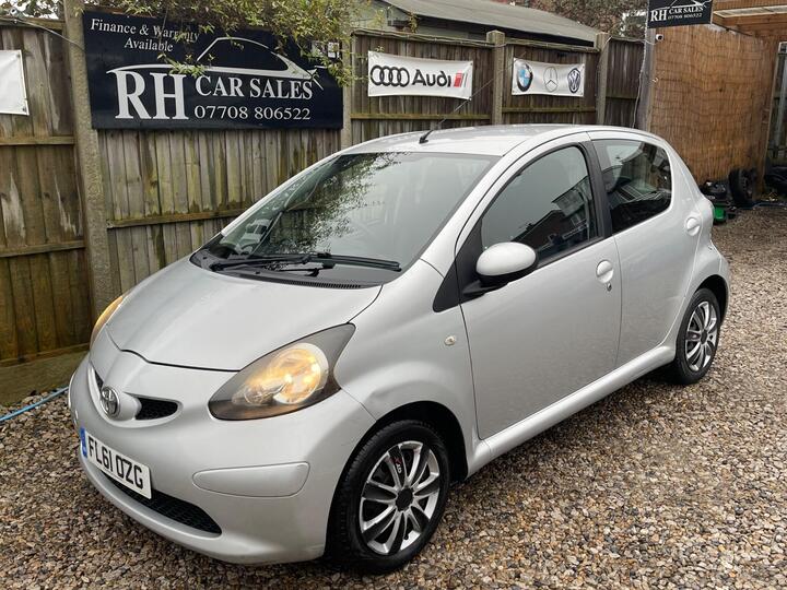 Toyota AYGO 1.0 VVT-i Ice Euro 5 5dr