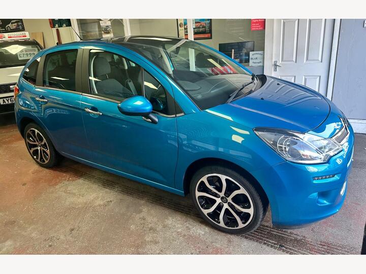Citroen C3 1.2 PureTech Platinum Euro 6 5dr Citroen C3 1.2 PureTech Platinum Euro 6 5dr
