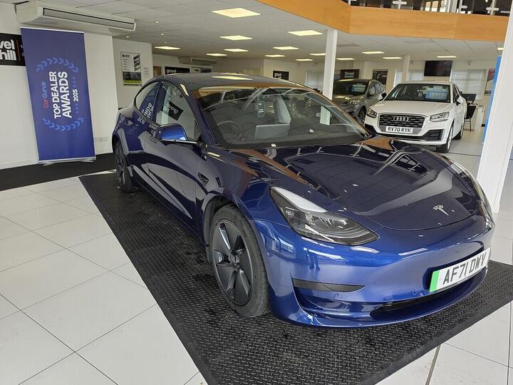 Tesla Model 3 Standard Range Plus Auto RWD 4dr