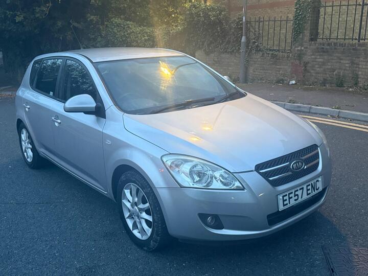 Kia Ceed 1.6 LS 5dr