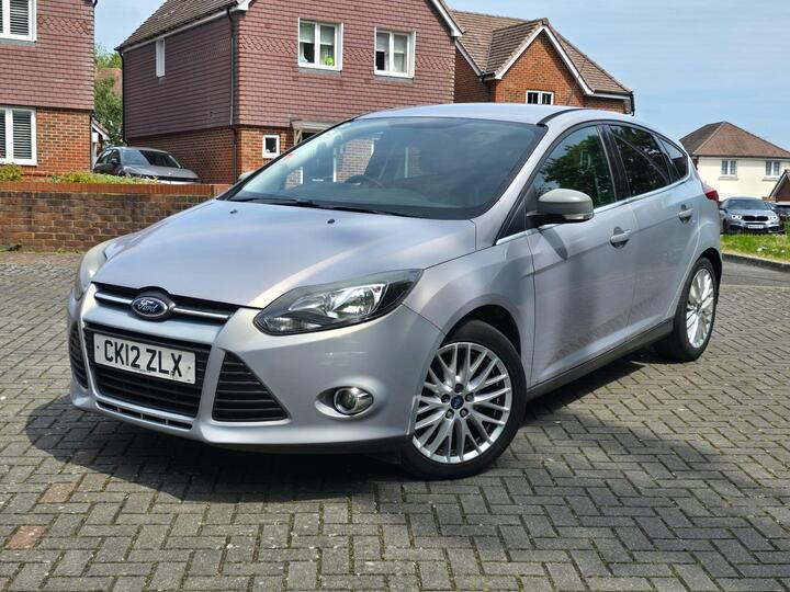 Ford Focus 1.0T EcoBoost Zetec Euro 5 (s/s) 5dr