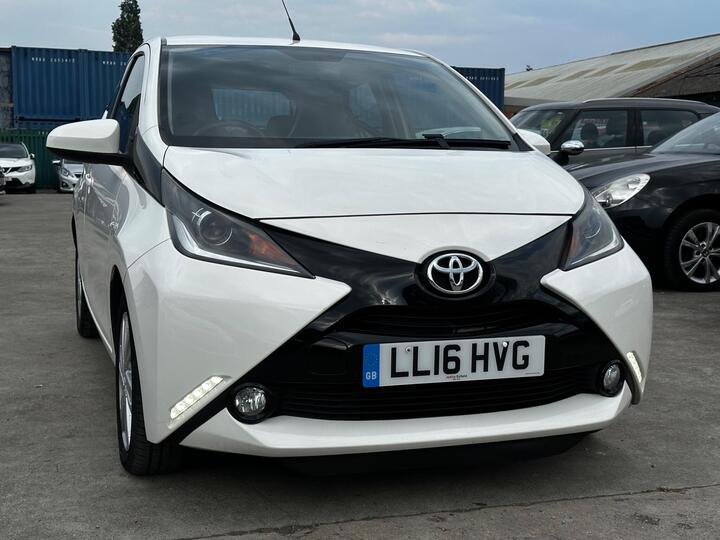Toyota AYGO 1.0 VVT-i X-pression Euro 6 5dr