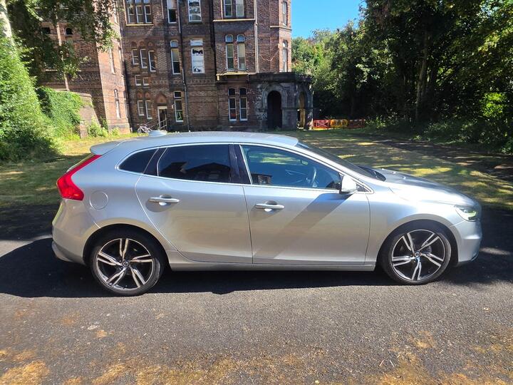 Volvo V40 2.0 D2 R-Design Pro Euro 6 (s/s) 5dr