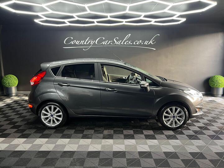 Ford Fiesta 1.0T EcoBoost Titanium Euro 6 (s/s) 5dr
