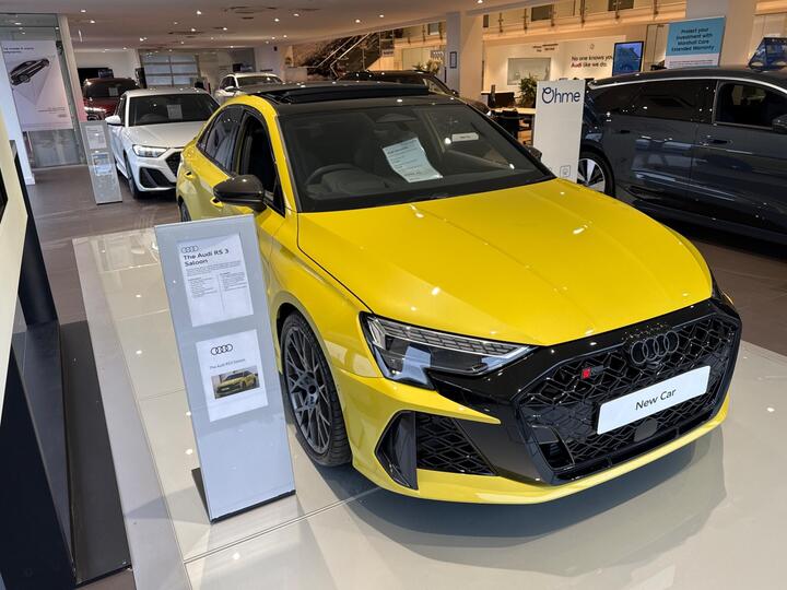 Audi RS3 2.5 TFSI Carbon Vorsprung S Tronic Quattro Euro 6 (s/s) 4dr