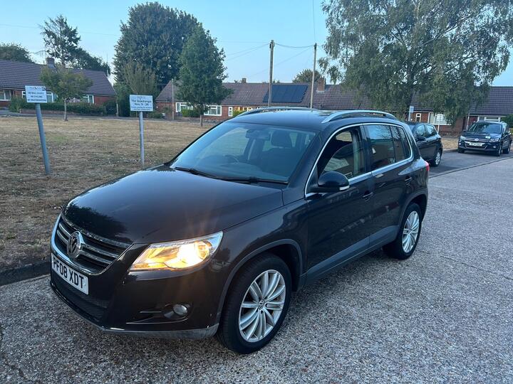 Volkswagen Tiguan 2.0 TDI Sport 4WD Euro 4 5dr