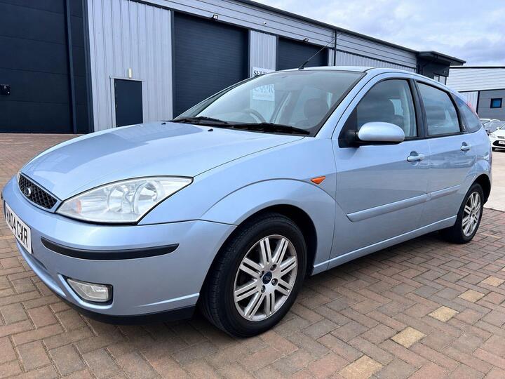 Ford Focus 2.0i 16v Ghia 5dr