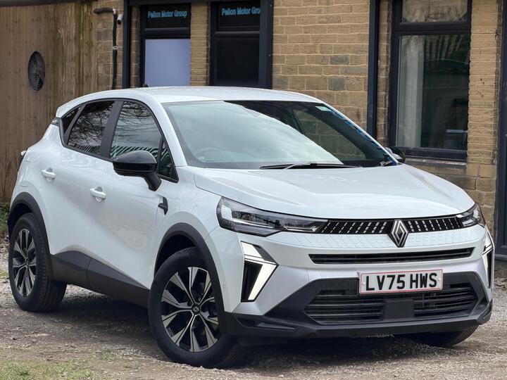 Renault Captur 1.8 E-TECH Evolution Auto Euro 6 (s/s) 5dr