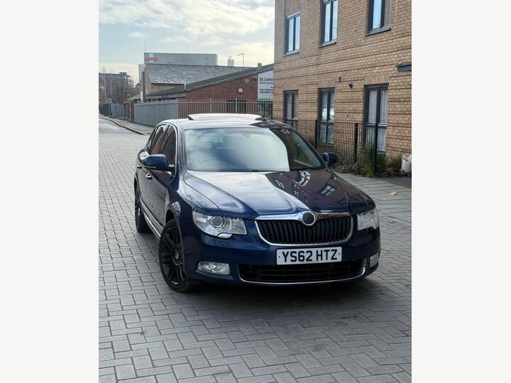 Skoda Superb 2.0 TDI Elegance DSG Euro 5 5dr
