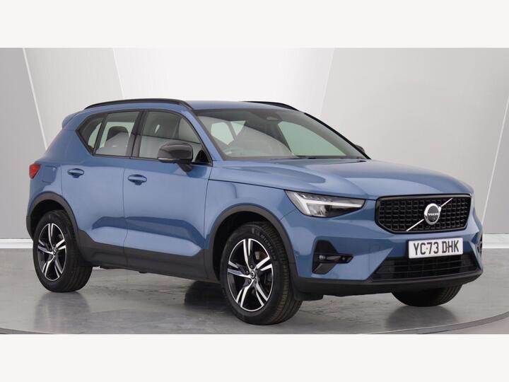 Volvo XC40 2.0 B3 MHEV Plus Dark DCT Auto Euro 6 (s/s) 5dr