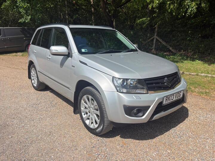 Suzuki Grand Vitara 1.9 DDiS SZ5 4WD Euro 5 5dr Suzuki Grand Vitara 1.9 DDiS SZ5 4WD Euro 5 5dr