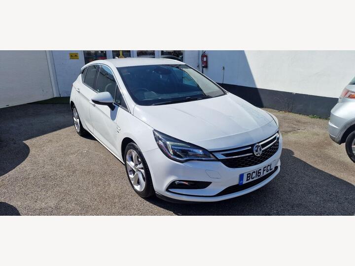 Vauxhall Astra 1.6 CDTi EcoFLEX SRi Nav Euro 6 (s/s) 5dr Vauxhall Astra 1.6 CDTi EcoFLEX SRi Nav Euro 6 (s/s) 5dr