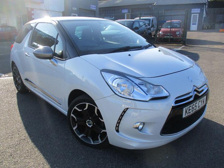 DS AUTOMOBILES DS 3 1.2 PureTech DStyle EAT6 Euro 6 (s/s) 3dr DS AUTOMOBILES DS 3 1.2 PureTech DStyle EAT6 Euro 6 (s/s) 3dr