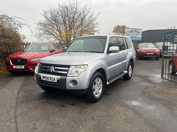 Mitsubishi Shogun 3.2 DI-DC Equippe 4WD Euro 4 5dr LWB Mitsubishi Shogun 3.2 DI-DC Equippe 4WD Euro 4 5dr LWB