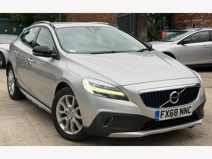 Volvo V40 Cross Country 1.5 T3 GPF Nav Plus Auto Euro 6 (s/s) 5dr