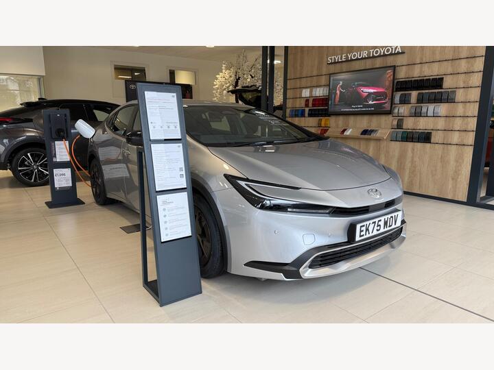Toyota Prius 2.0 13.6kWh Design CVT Euro 6 (s/s) 5dr