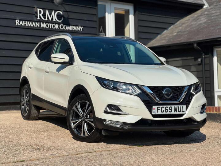 Nissan Qashqai 1.3 DIG-T N-Connecta Euro 6 (s/s) 5dr