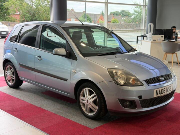 Ford FIESTA 1.6 Ghia 5dr