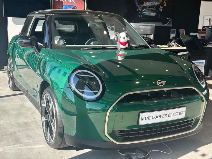 MINI Electric Cooper E 40.7kWh Exclusive Auto 3dr