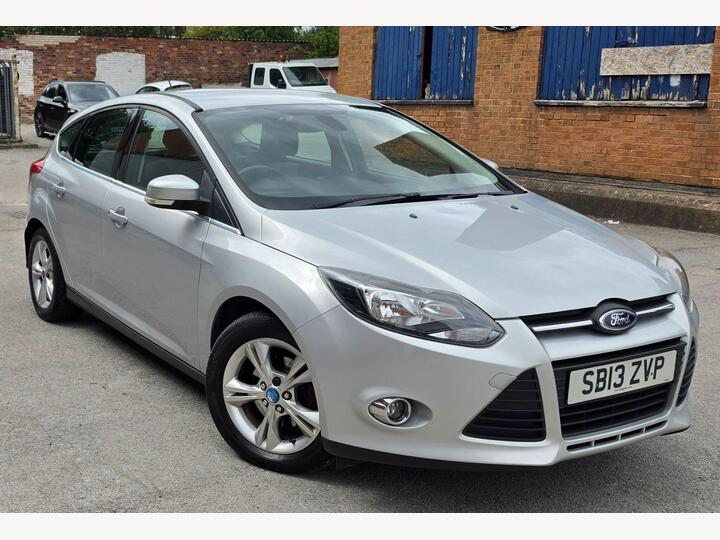 Ford Focus 1.0T EcoBoost Zetec Euro 5 (s/s) 5dr