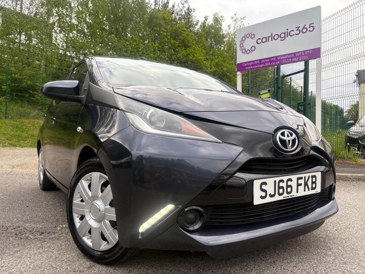 Toyota AYGO 1.0 VVT-i X-play Euro 6 5dr