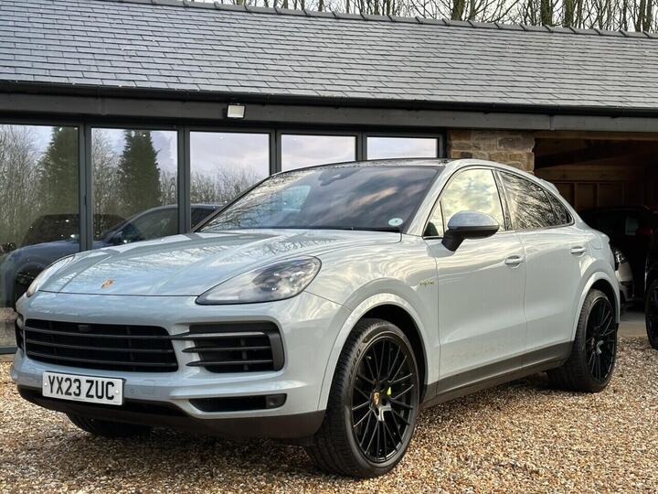 Porsche CAYENNE 3.0 V6 E-Hybrid 17.9kWh Platinum Edition TiptronicS 4WD Euro 6 (s/s) 5dr (3.6kW Charger)