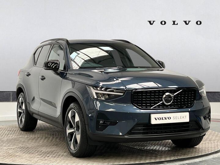 Volvo XC40 2.0 B3 MHEV Plus Dark DCT Auto Euro 6 (s/s) 5dr