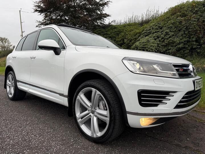 Volkswagen Touareg 3.0 TDI V6 BlueMotion Tech R-Line Tiptronic 4WD Euro 6 (s/s) 5dr Volkswagen Touareg 3.0 TDI V6 BlueMotion Tech R-Line Tiptronic 4WD Euro 6 (s/s) 5dr